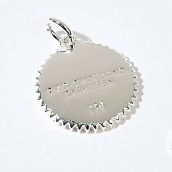 India Hicks This is the Year Token Pendant, MMXVIII -2018 Silver - Picture 5 of 5